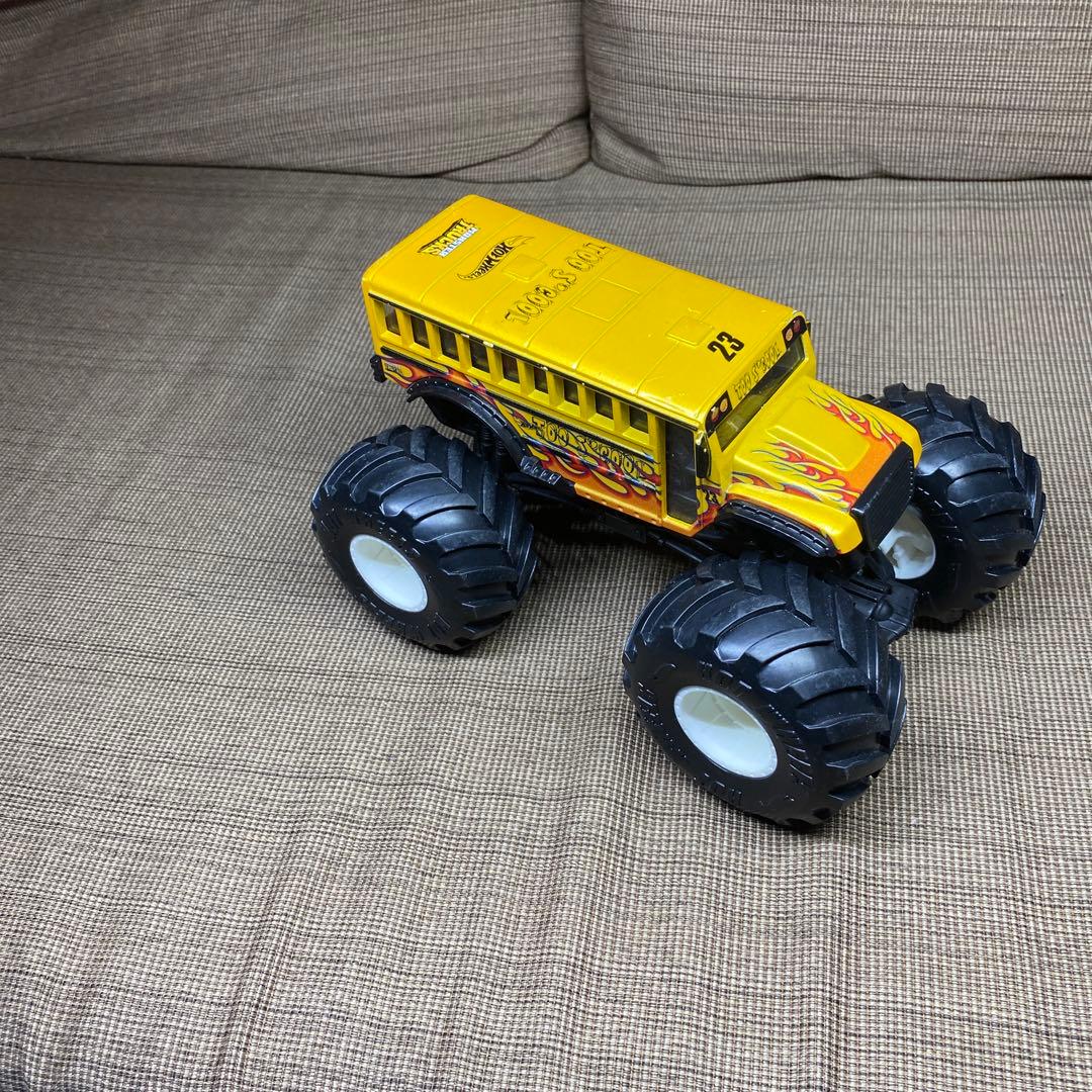 ホットウィール　モンスタートラック 23番 炎デザイン