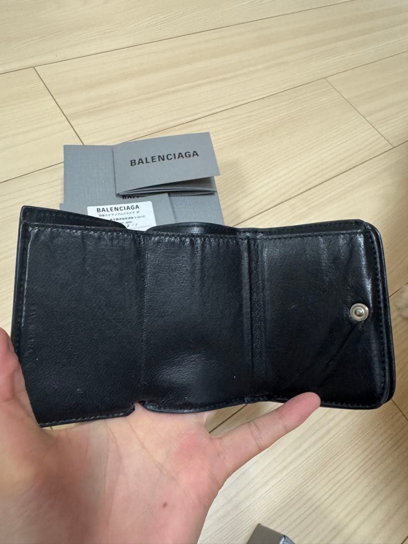 BALENCIAGA 三つ折り財布 メタリックブラック　レザー