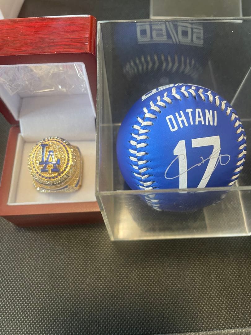 大谷翔平サインボールとLA Dodgersリングセット(2024)
