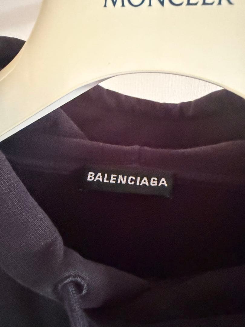 BALENCIAGA バレンシアガ　ブラック フード付きパーカー