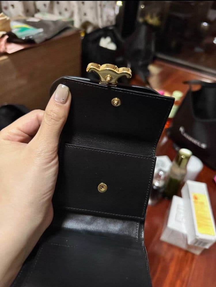 CELINE セリーヌトリオンフ レザー 三つ折り 財布 ブラック ゴールド金具