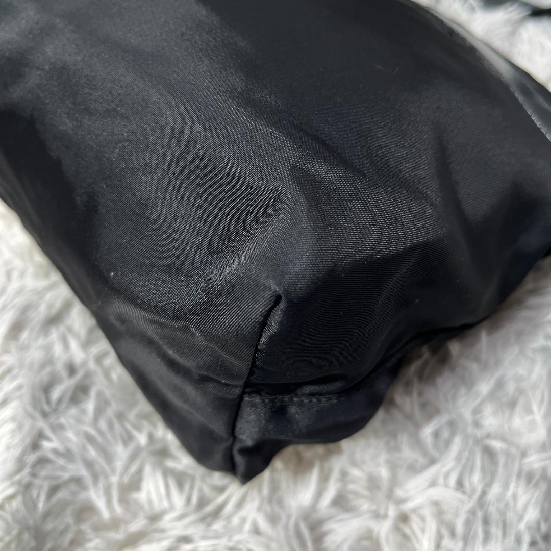 [大人気]プラダ　ＰＲＡＤＡ　ショルダーバッグ　ナイロン　カメラバッグ　三角ロゴ