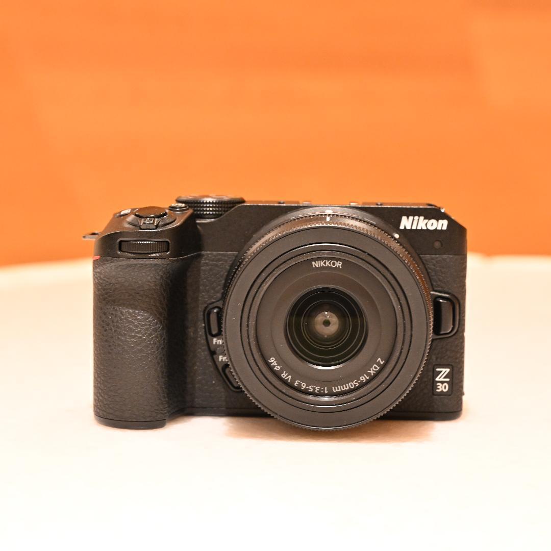 【中古美品】Nikon Z30本体＋DX16-50Kit 純正予備バッテリー付