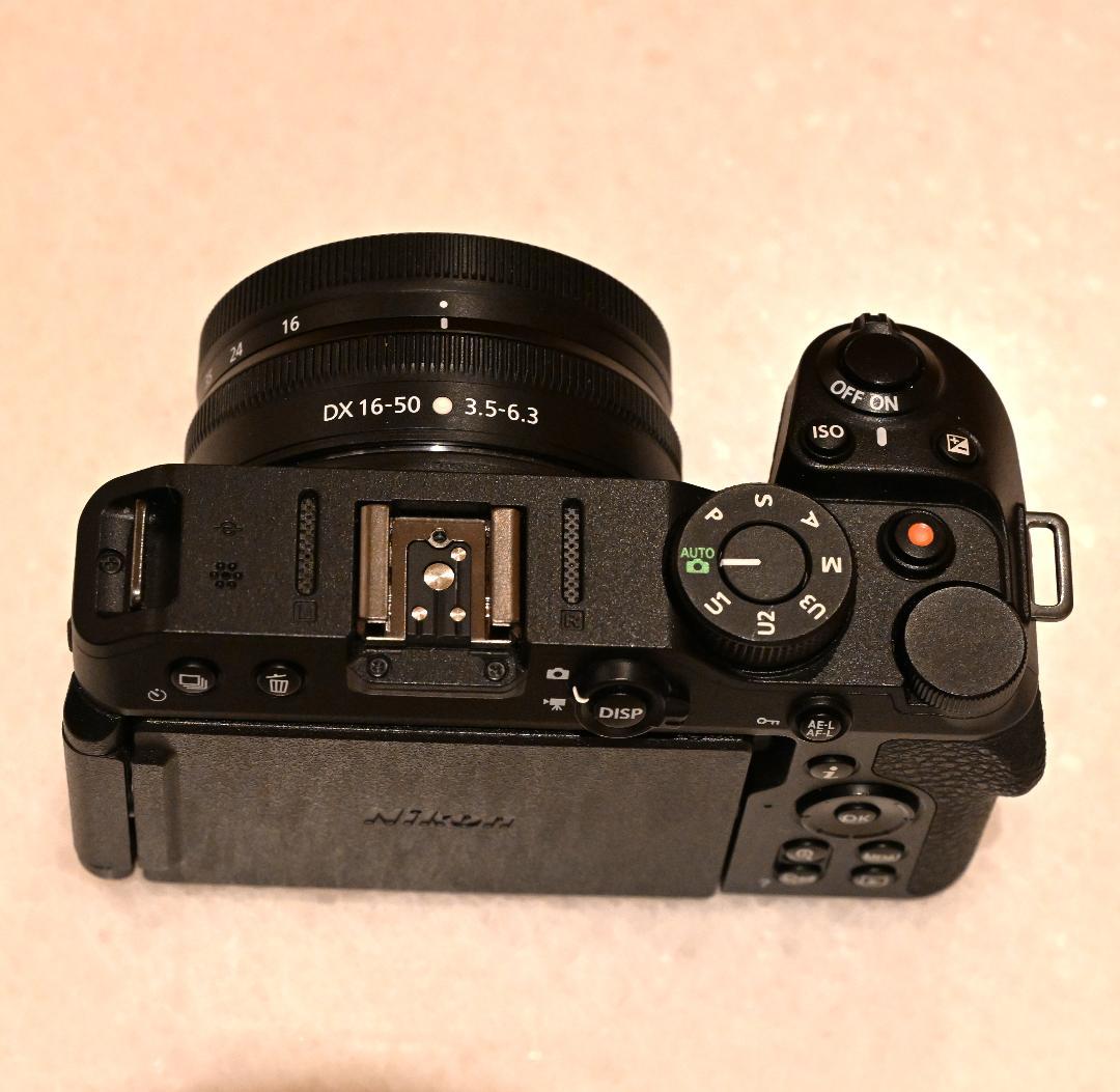 【中古美品】Nikon Z30本体＋DX16-50Kit 純正予備バッテリー付