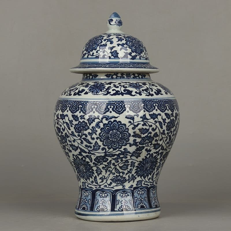 青花纏枝蓮紋将軍壺 景徳鎮 陶磁器 装飾品 現代工芸品 美術品 置物