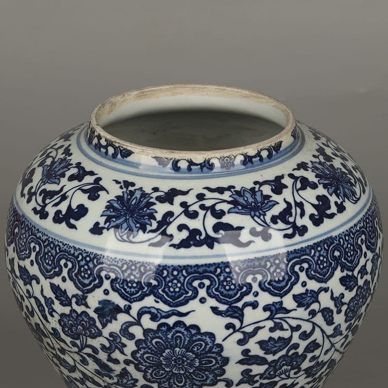 青花纏枝蓮紋将軍壺 景徳鎮 陶磁器 装飾品 現代工芸品 美術品 置物