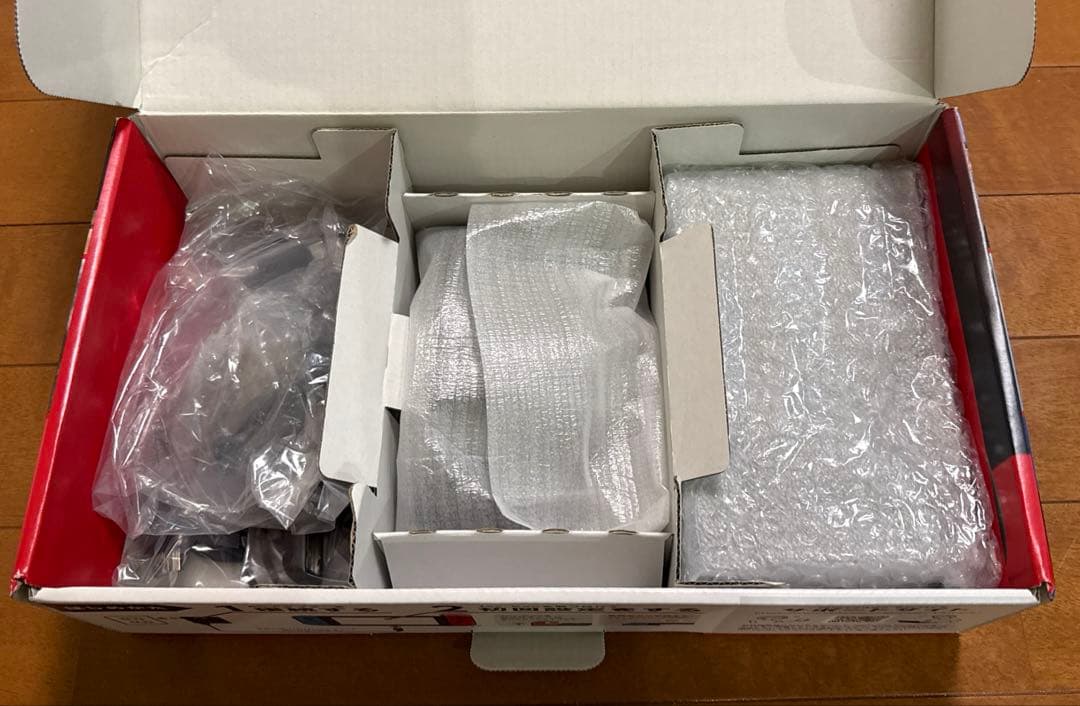 Nintendo Switch本体 Joy-Con ネオンブルー/ ネオンレッド