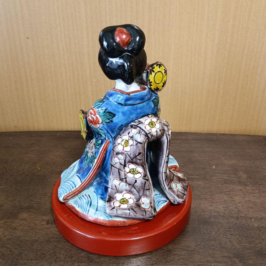 鼓を打つ舞妓さん　九谷焼　陶磁器 置物