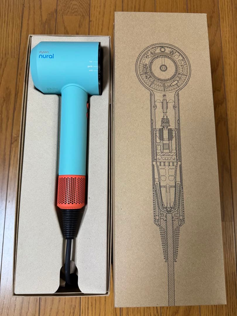 ヘアドライヤー Dyson Supersonic Nural Shine