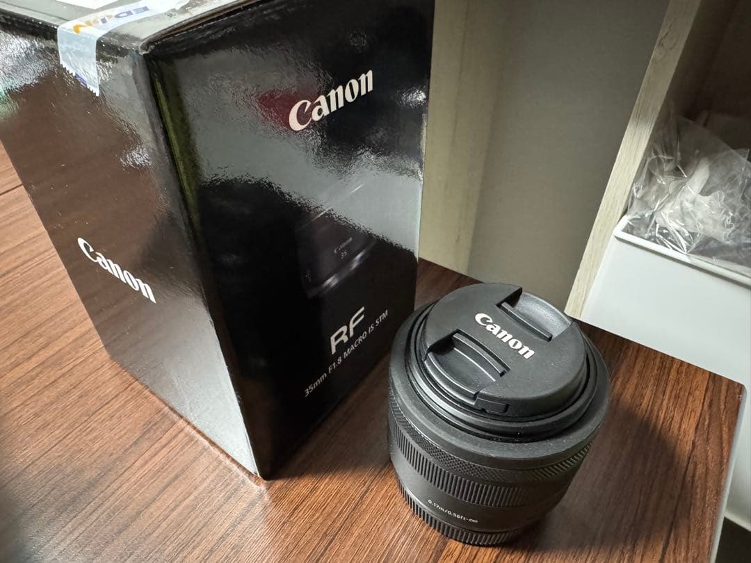Canon RF レンズ 箱付き　RF 35mm f1.8 macro