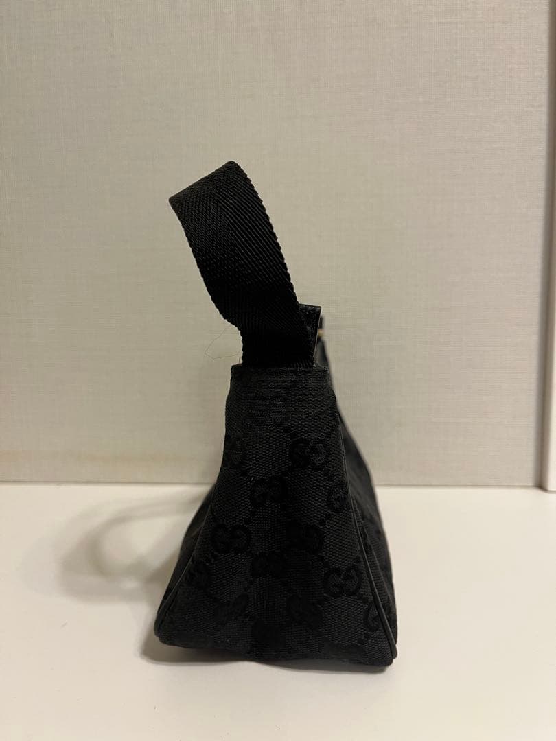GUCCI ブラック　アクセサリーバック