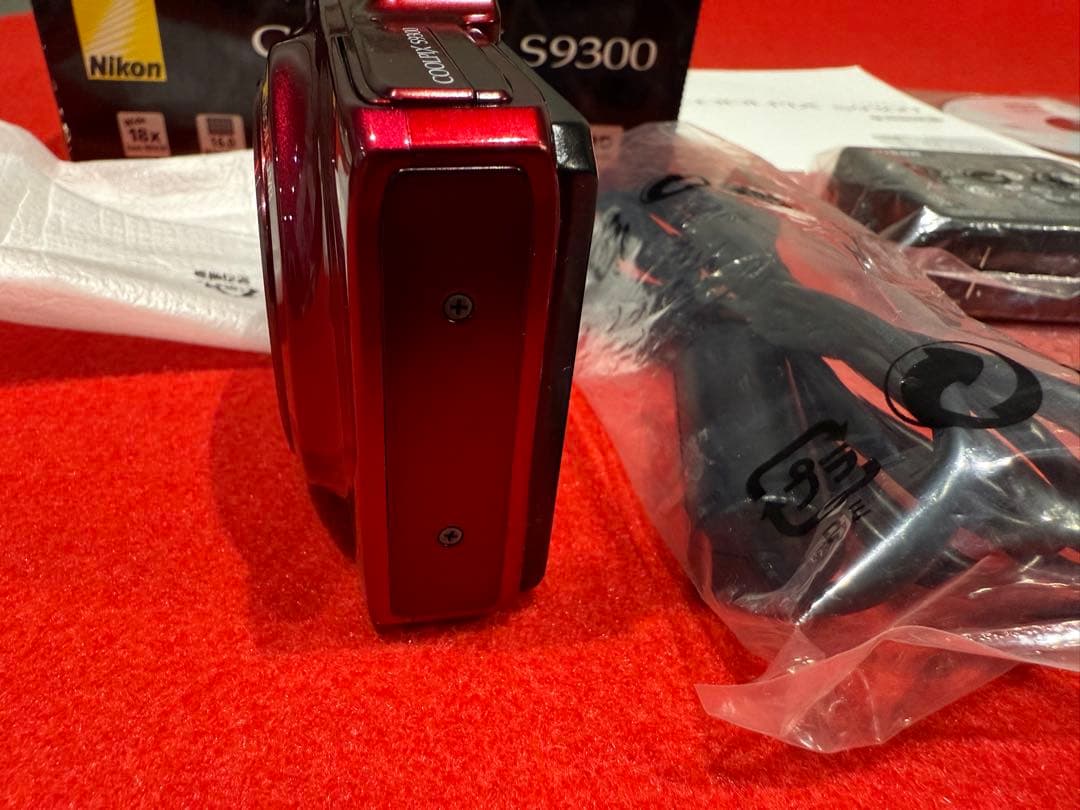 Nikon COOLPIX S9300 レッド