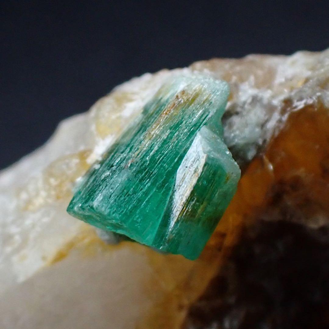 【アフガニスタン/パンジシール産】エメラルド原石