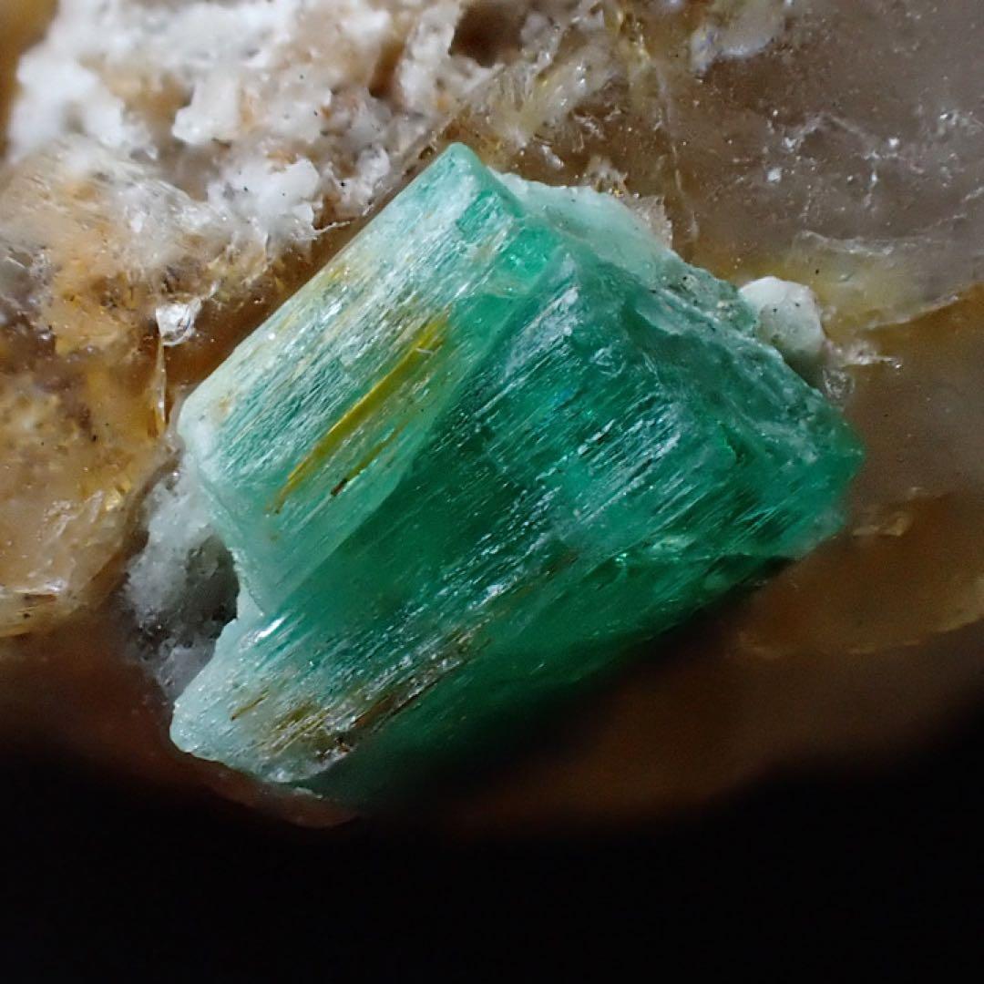 【アフガニスタン/パンジシール産】エメラルド原石