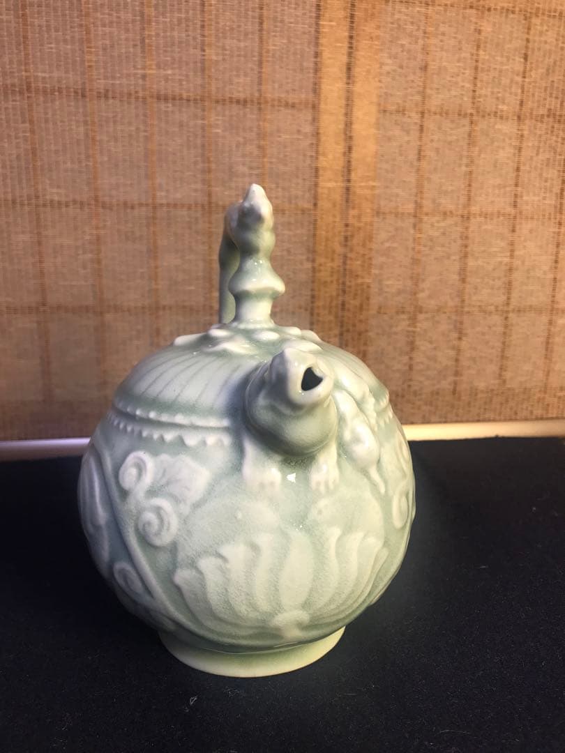 耀州窯　青磁逆流壺