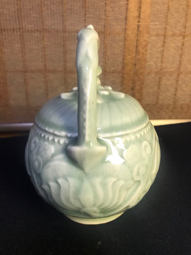 耀州窯　青磁逆流壺