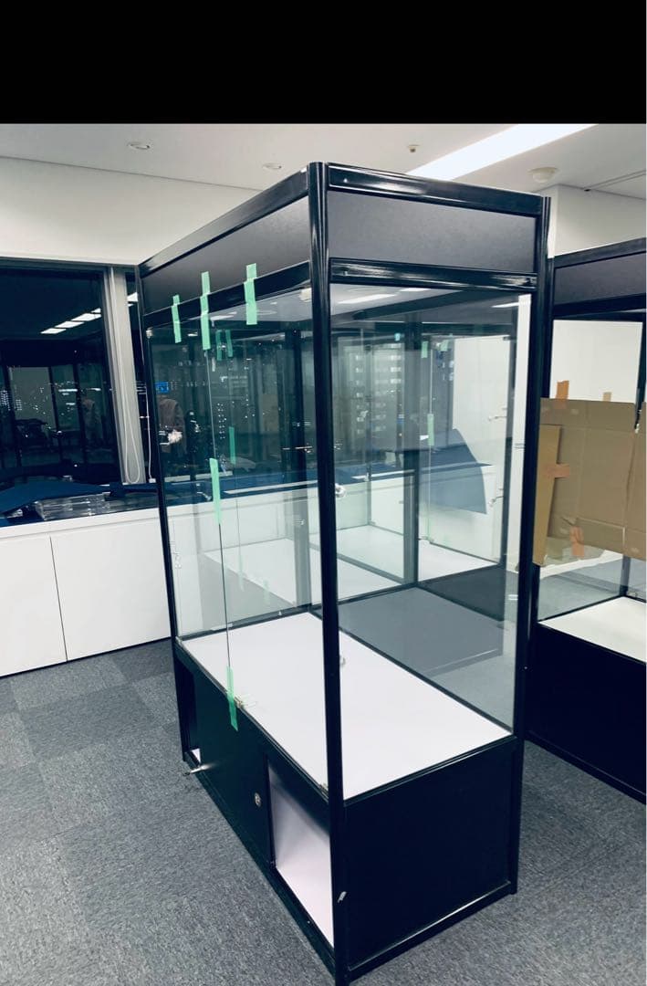 特注展示用高級LEDライト付き鍵付／2枚棚／強化ガラスショーケース