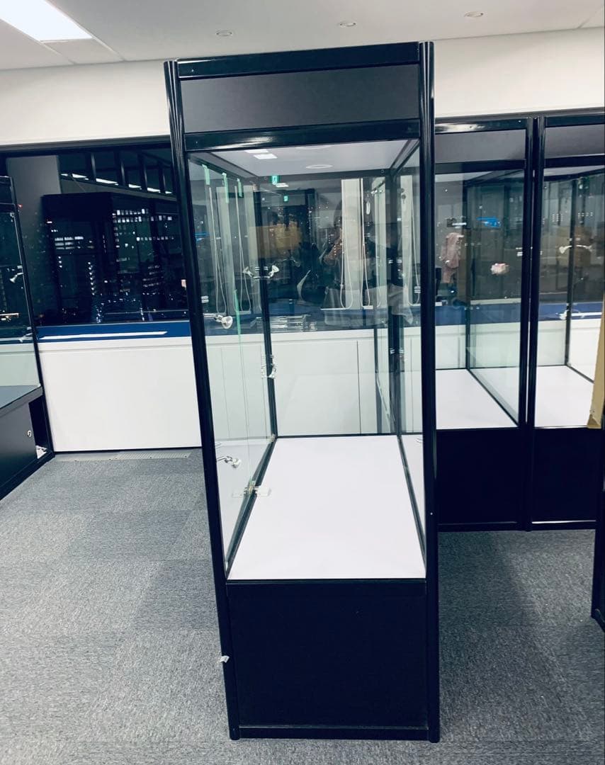 特注展示用高級LEDライト付き鍵付／2枚棚／強化ガラスショーケース