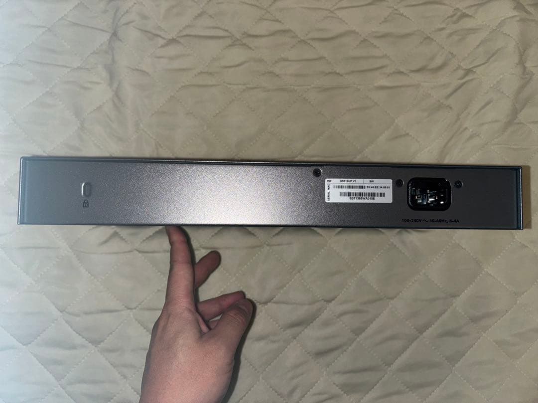 【未使用品】　NETGEAR ネットギア GS516UP-100AJS