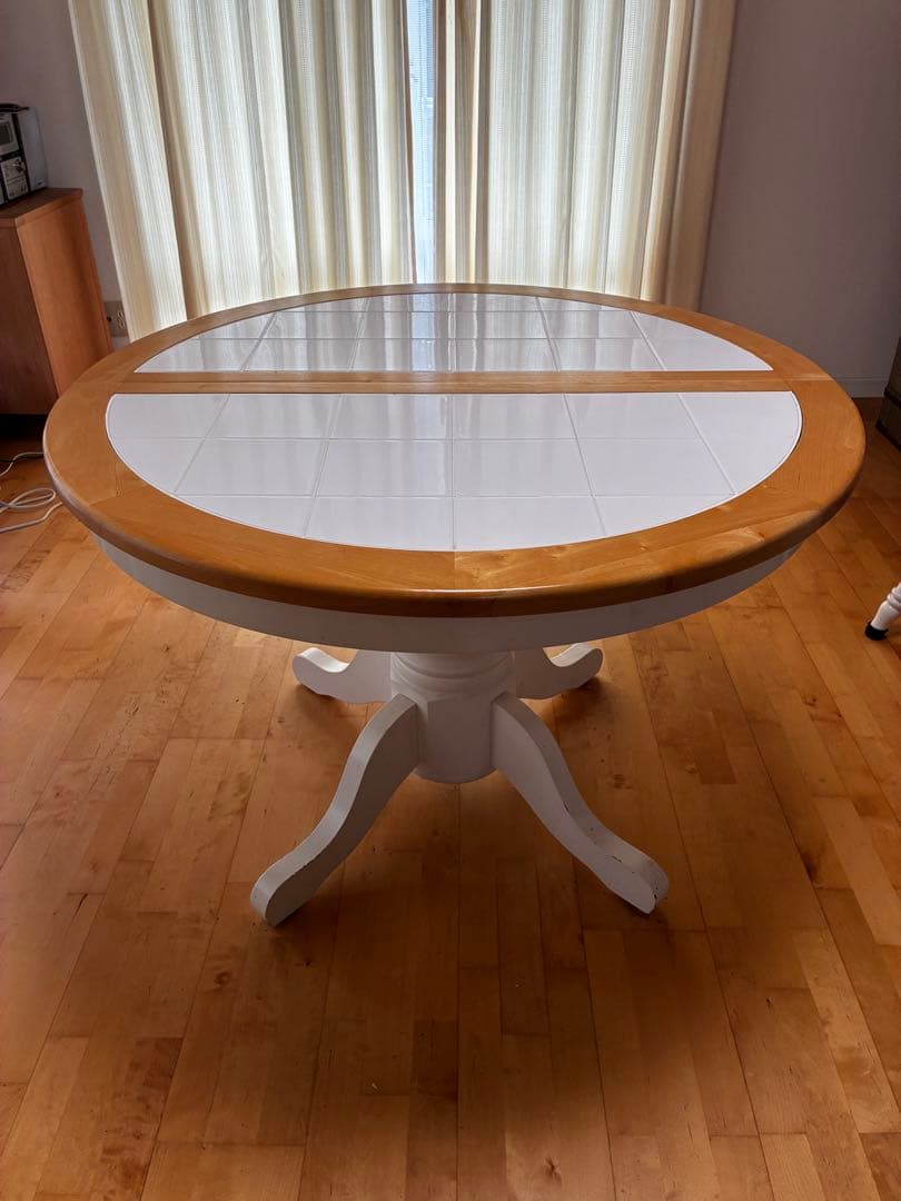 楕円形ダイニングテーブルと椅子セット