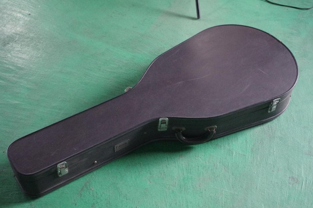 YAMAHA セミアコエレキギター