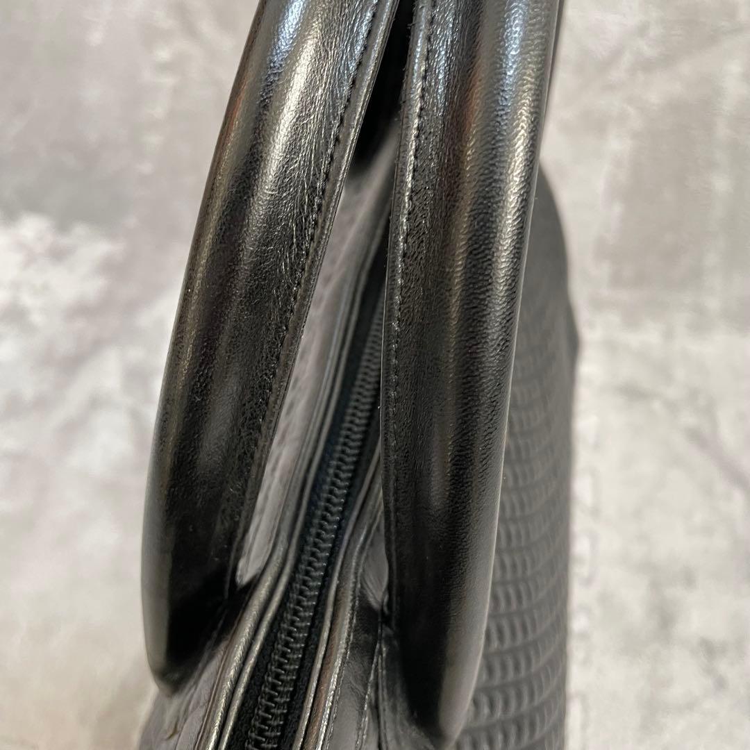 【極美品】BALLY バリー ハンドバッグ キルティング タッセル ロゴ金具 黒