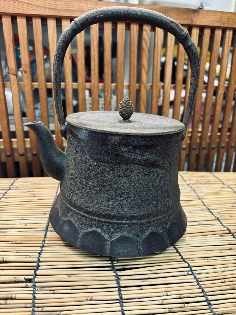 ＡＴー９５ 20万円物 最高品の 南部鉄瓶 鶴亀 メチャ安大安売り