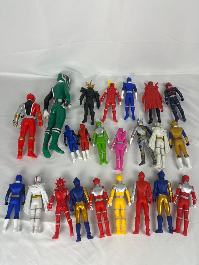 戦隊ヒーロー 仮面ライダー　ウルトラマンフィギュア　ソフビ