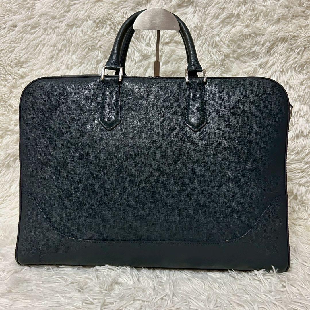 ペッレモルビダ キャピターノ ブリーフケース　ビジネスバッグ