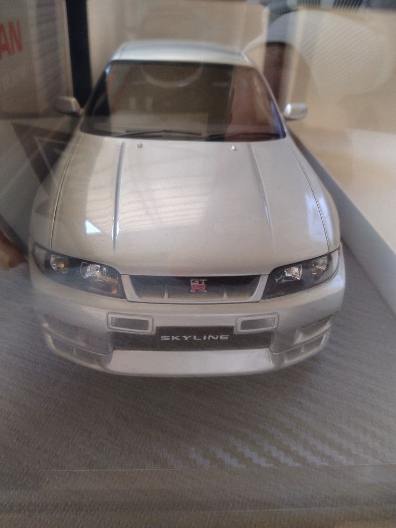 カッキー　1/18 ニッサン スカイライン GT-R BCNR33