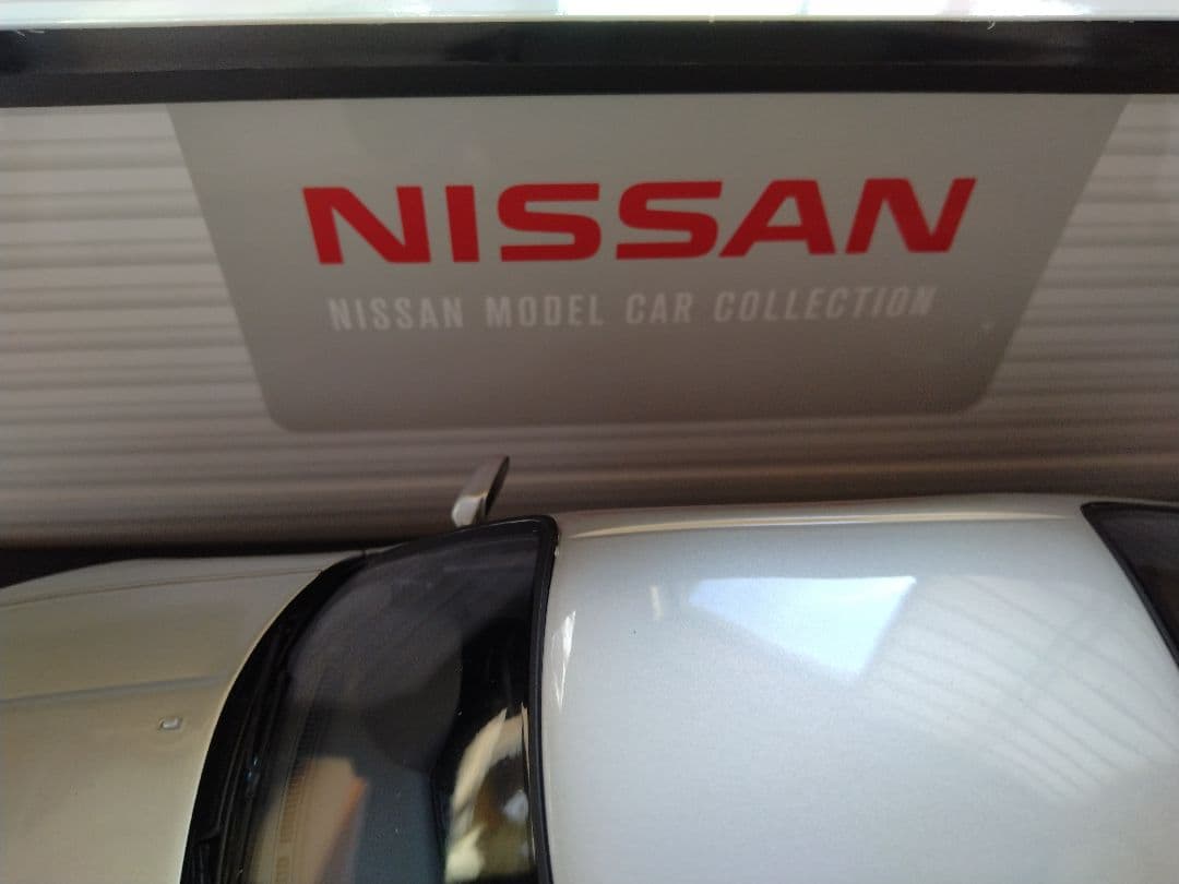 カッキー　1/18 ニッサン スカイライン GT-R BCNR33