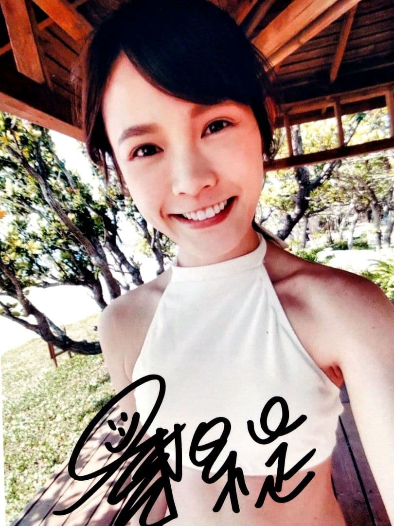 ウー・シンティ直筆サイン入り2Lサイズ写真…Esther Wu