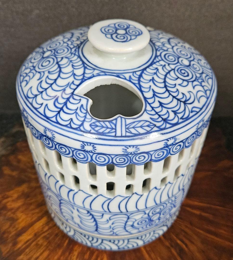 中国陶磁器　青華　染付　倣　明朝清朝期 透かし造り　燭台　燈台　灯り　灯り道具