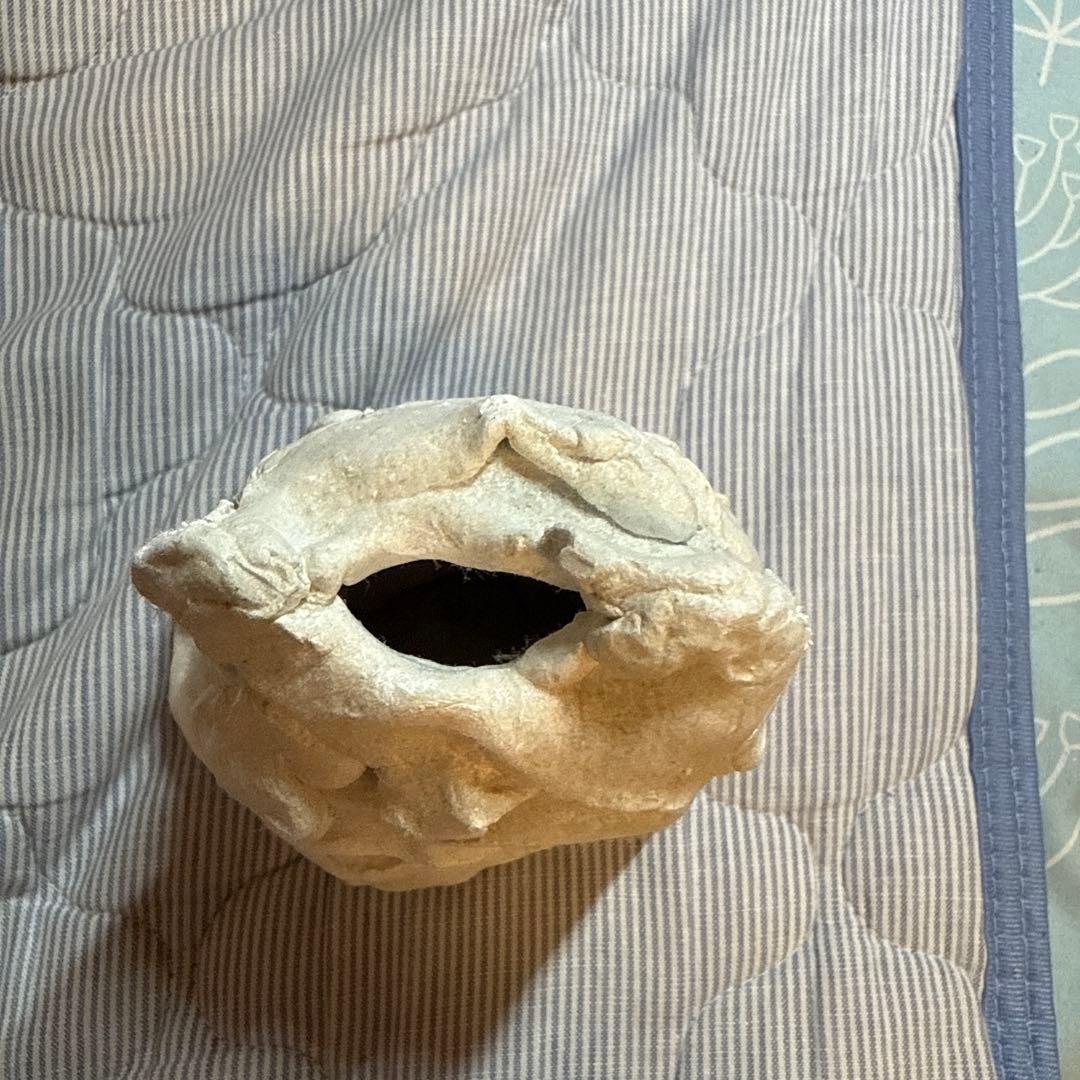 白色粘土のアート作品