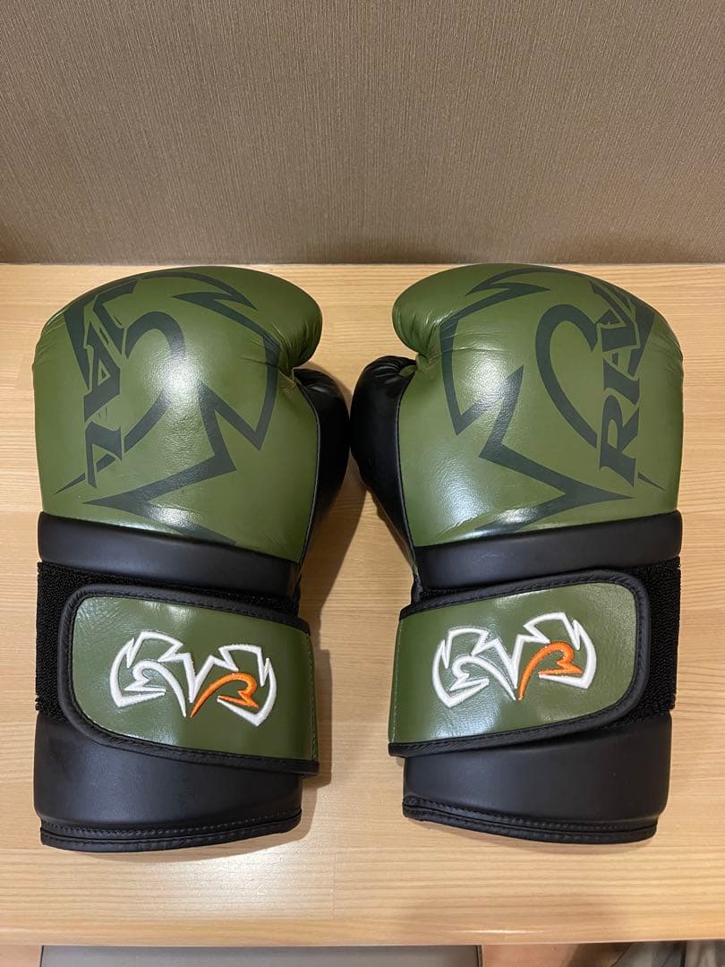 美品　rival ライバル　ボクシンググローブ　14オンス