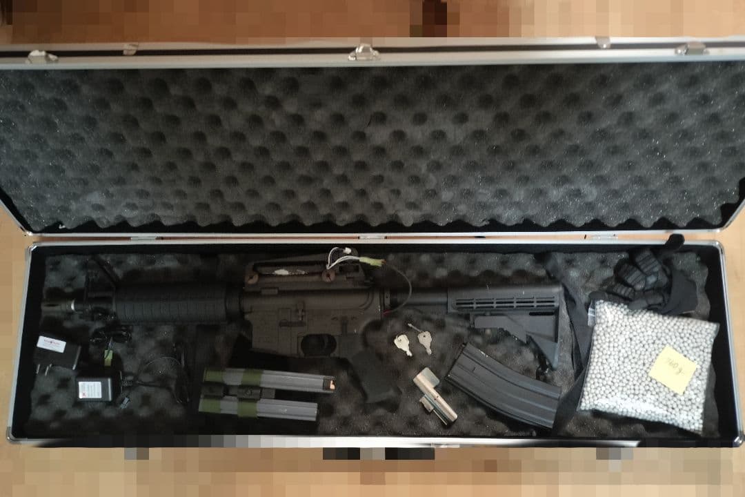 M4A1 エアガン King Arms + 760g 専用BB弾、キャリ付き