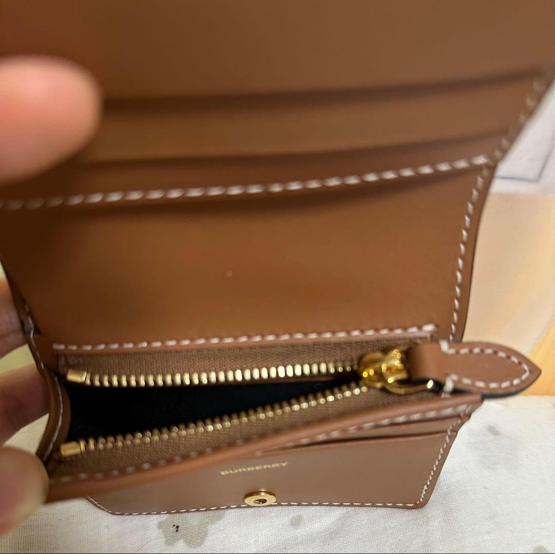 【新品未使用】BURBERRY 二つ折り財布 ベージュ チェック柄