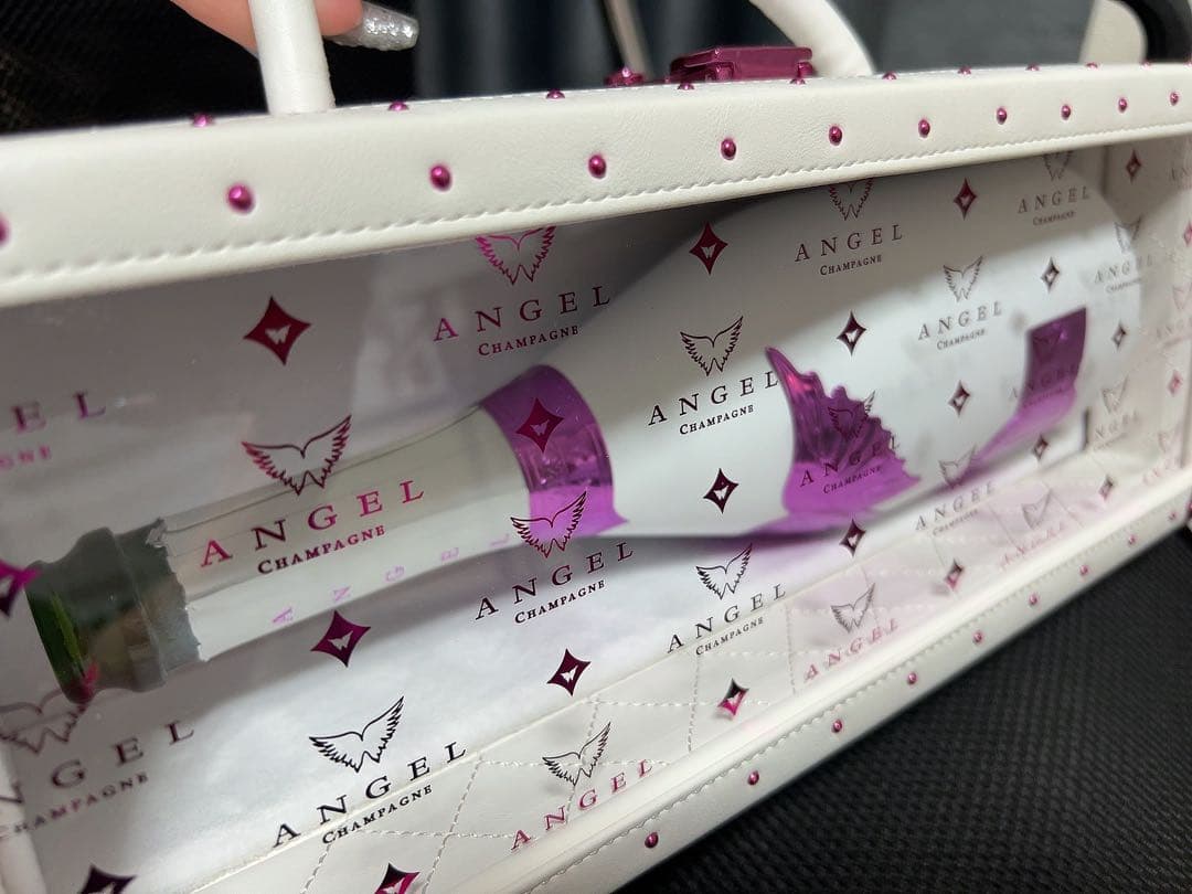 エンジェル　シャンパン　空き瓶