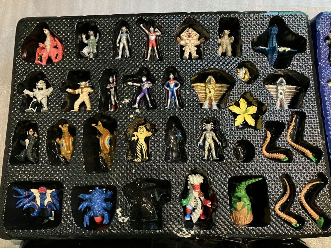 【ウルトラマン　ティガ・ウルトラ　モンスター超全集】3点セット　レア　欠品あり