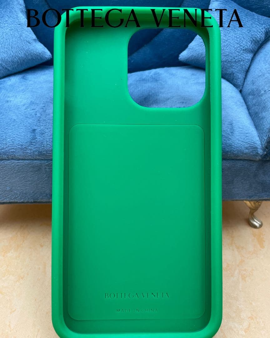 BOTTEGA VENETA ラバー　iPhone 15 Pro ケース