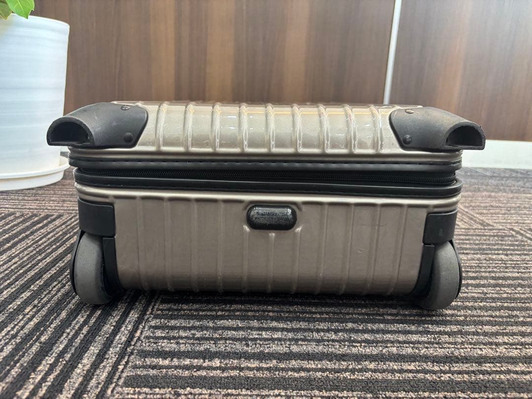 RIMOWA シャンパンゴールドキャリーケース 2輪