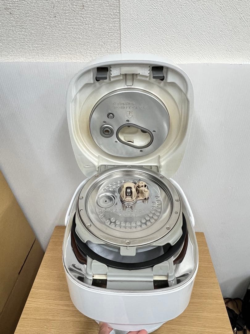 TOSHIBA 圧力IHジャー炊飯器 RC-10VQK 1.0L 2017年製