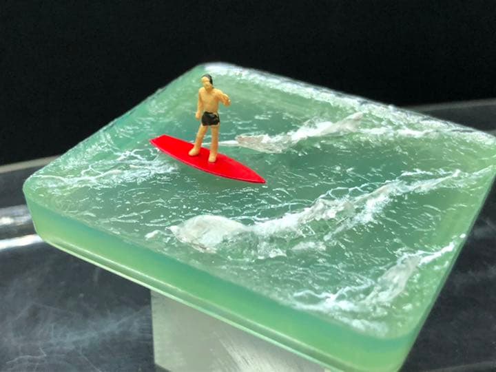 手のひらの波　ジオラマ