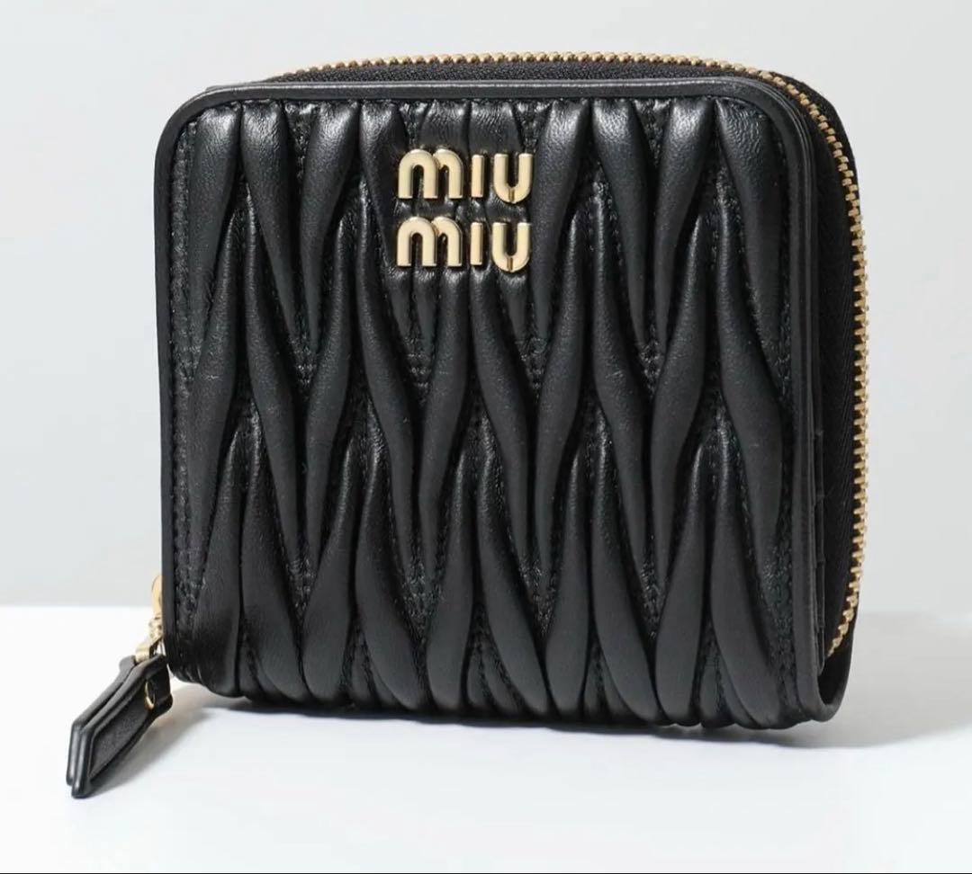 ☆MIU MIU☆ マテラッセ 黒 二つ折り財布 新品未使用品♪