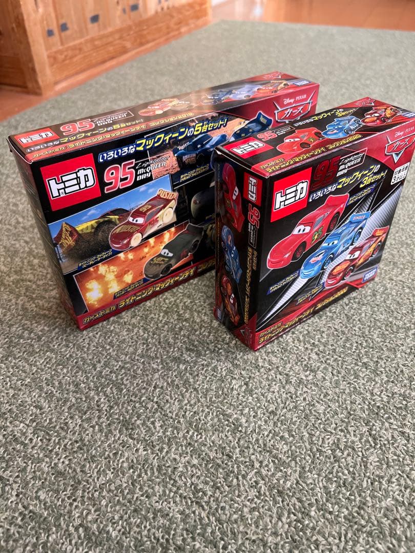 カーズ トミカ マックイーンセット 壁掛け木製ケース 全て箱有 美品