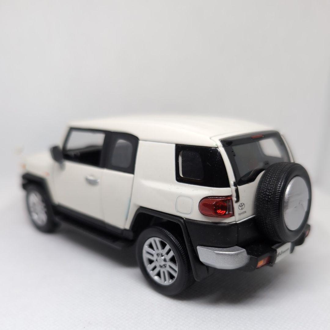 TOYOTA　FJ　CRUISER　カラーサンプルミニカー