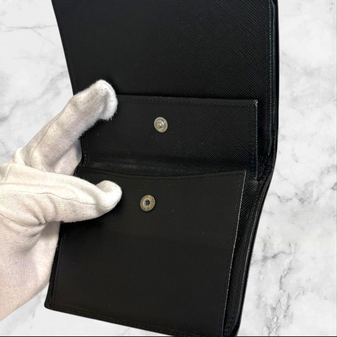 極美品✨ PRADA プラダ 二つ折り財布 サフィアーノ ブラック 三角ロゴ