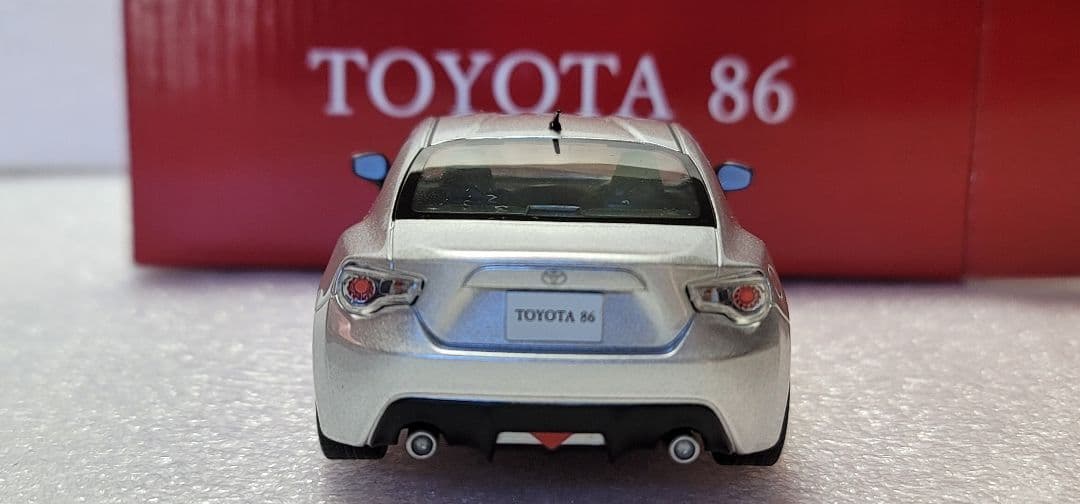 【 全国送料無料 】美品！ ディーラー特注 トヨタ 86 ミニカー ケース付