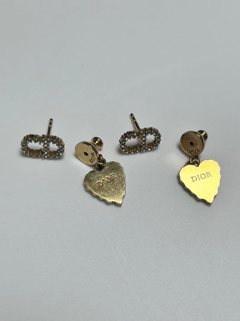 Dior ハート型ピアス クリスタル付き