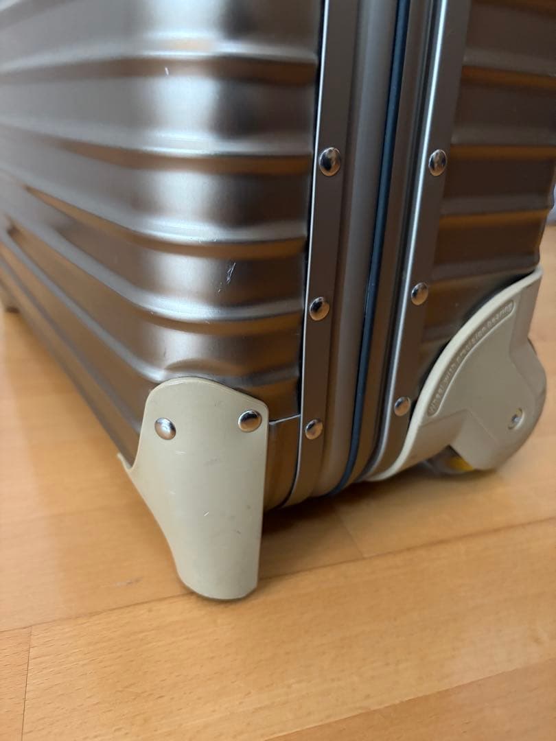 リモワ　トパーズ　23Ｌ